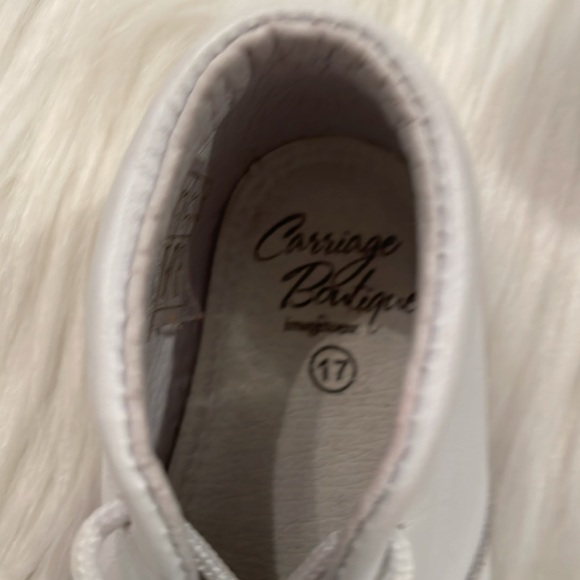 Carriage Boutique White Leather Soft Sole Baby Shoes - Picture 7 of 7